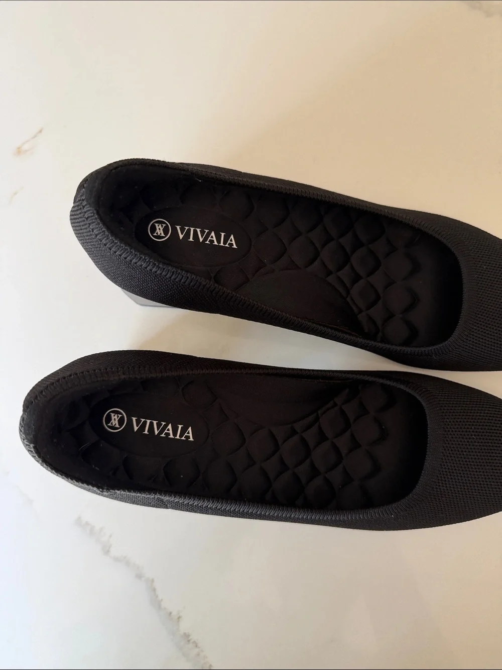 Vivaia black size